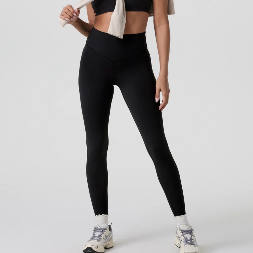 NWT Vuori All the Form Leggings in Black